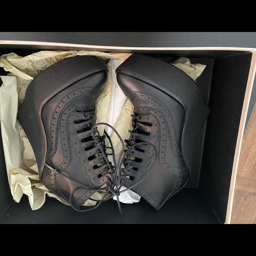Beautiful black Burberry booties used only once!